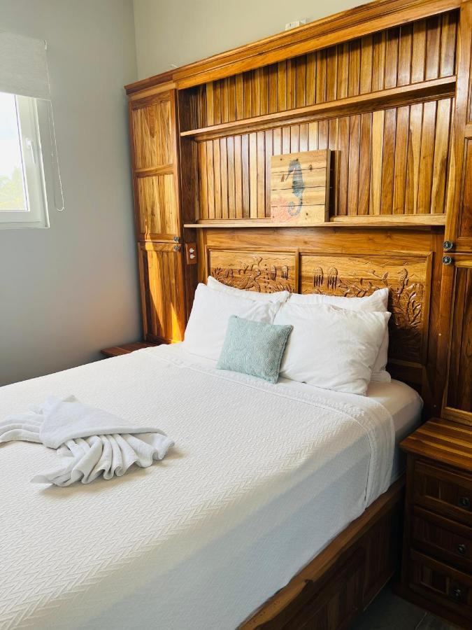 Ocean Breeze Hotel Placencia Bagian luar foto