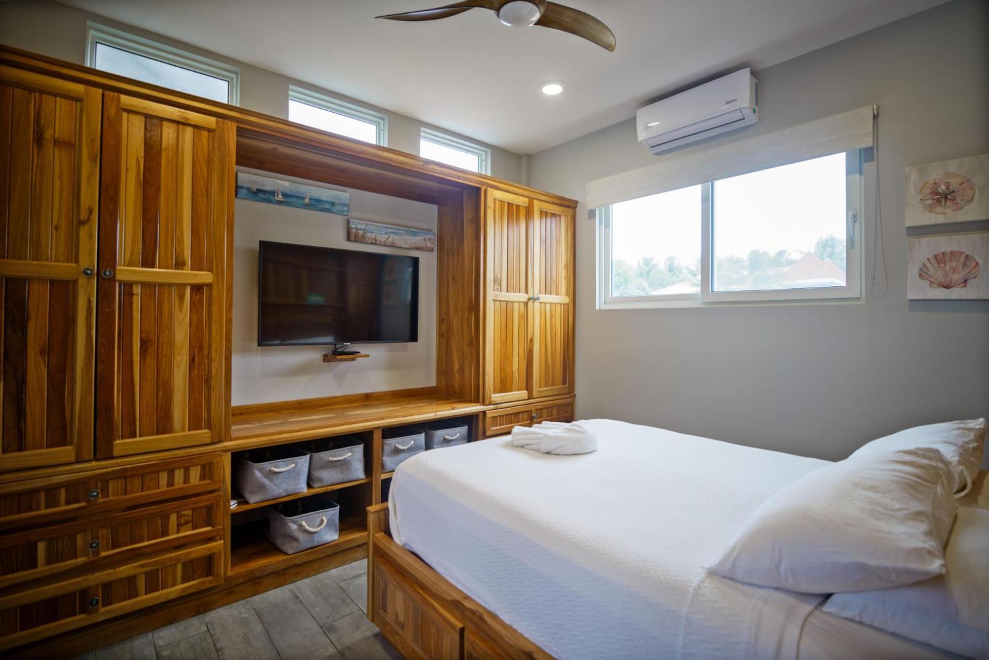 Ocean Breeze Hotel Placencia Bagian luar foto