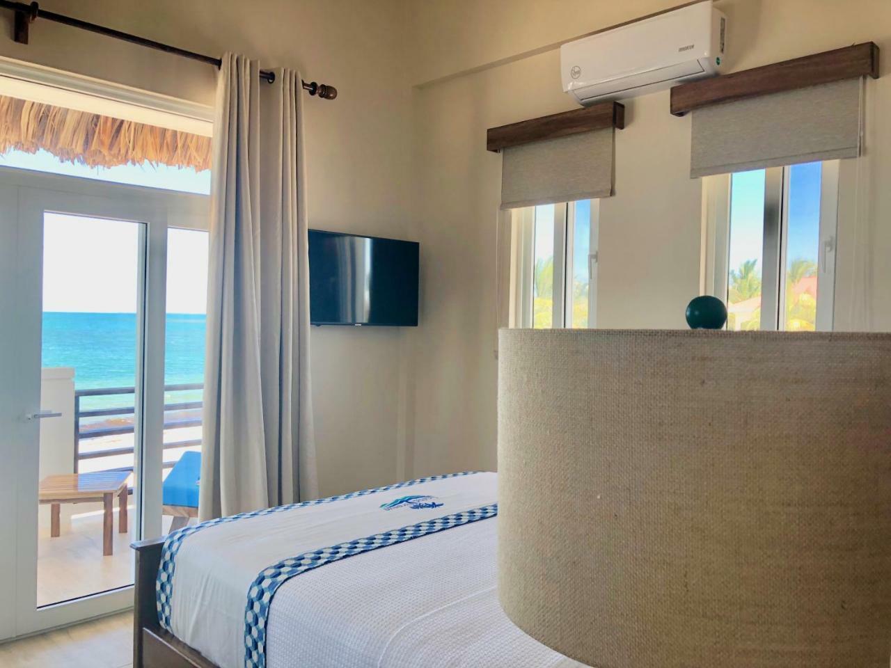 Ocean Breeze Hotel Placencia Bagian luar foto